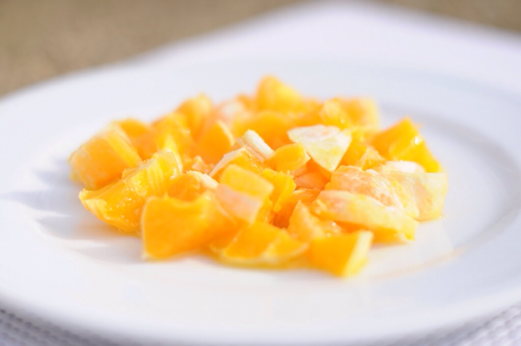 Des oranges coupées en morceau