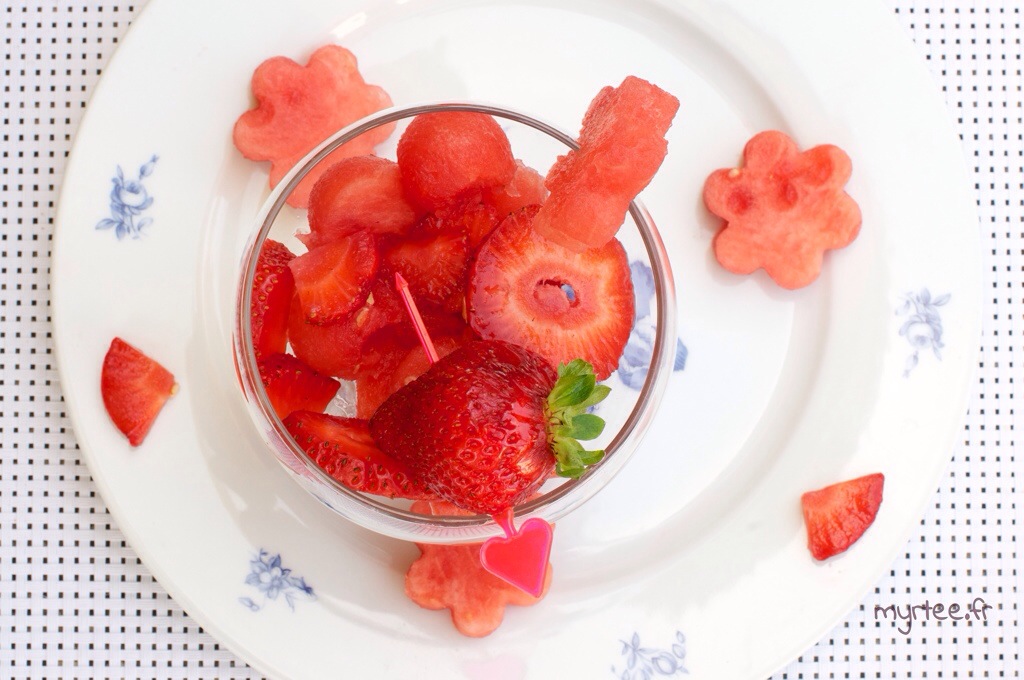 Une salade de fruits fraises pastèques